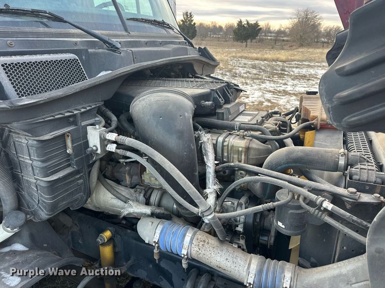 image for item EK0370 2013 Freightliner Cascadia 125 semi truck