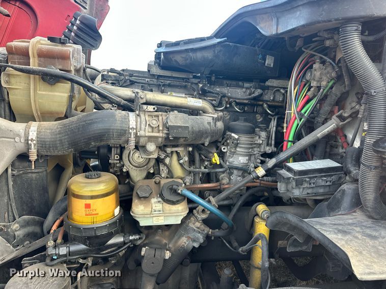 image for item EK0370 2013 Freightliner Cascadia 125 semi truck