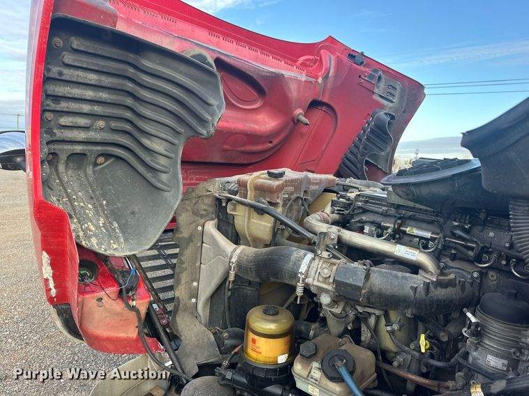 image for item EK0370 2013 Freightliner Cascadia 125 semi truck