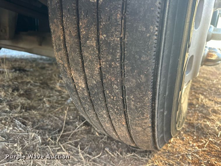 image for item EK0370 2013 Freightliner Cascadia 125 semi truck