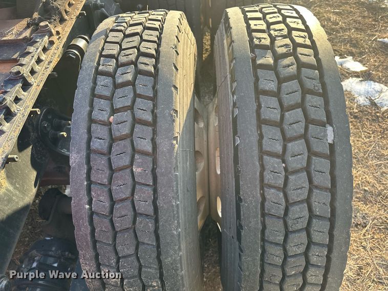 image for item EK0370 2013 Freightliner Cascadia 125 semi truck