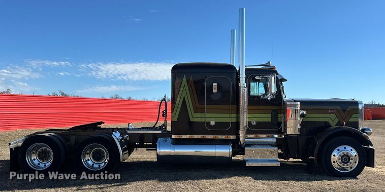 image for item EK0391 1987 Peterbilt 359 semi truck