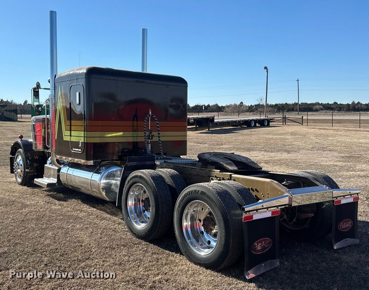 image for item EK0391 1987 Peterbilt 359 semi truck