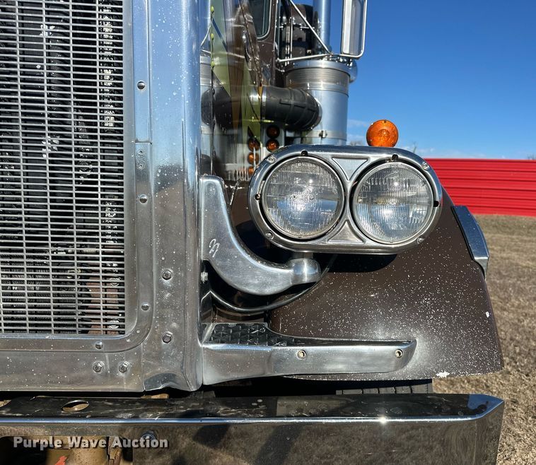 image for item EK0391 1987 Peterbilt 359 semi truck