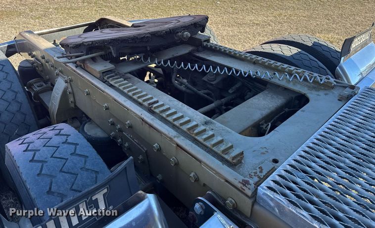 image for item EK0391 1987 Peterbilt 359 semi truck