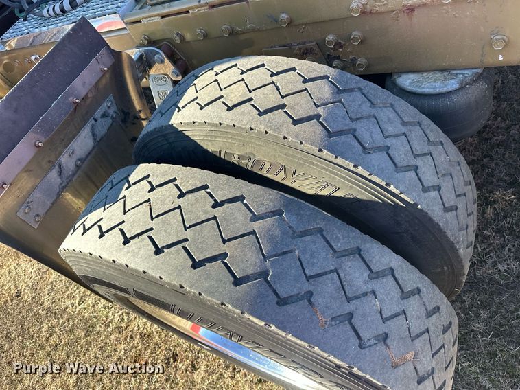 image for item EK0391 1987 Peterbilt 359 semi truck