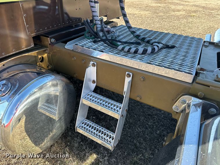 image for item EK0391 1987 Peterbilt 359 semi truck