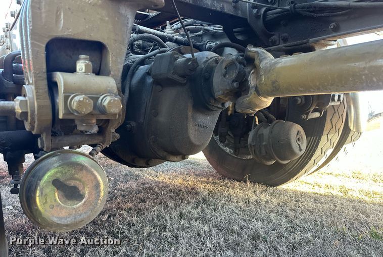 image for item EK0391 1987 Peterbilt 359 semi truck