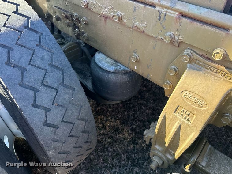 image for item EK0391 1987 Peterbilt 359 semi truck