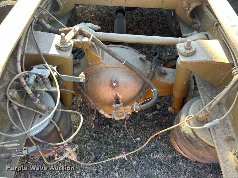 image for item EK0391 1987 Peterbilt 359 semi truck