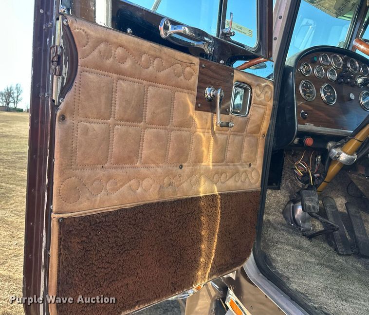 image for item EK0391 1987 Peterbilt 359 semi truck