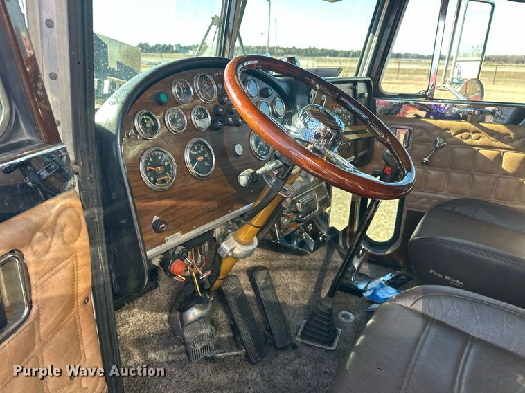 image for item EK0391 1987 Peterbilt 359 semi truck