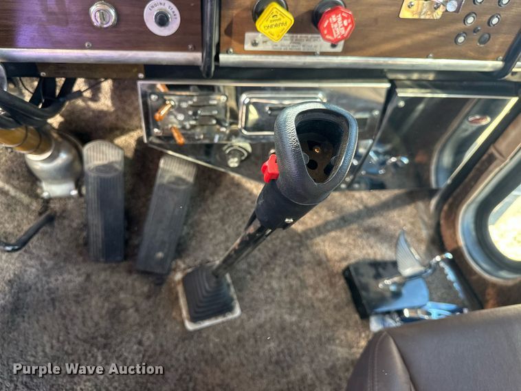 image for item EK0391 1987 Peterbilt 359 semi truck