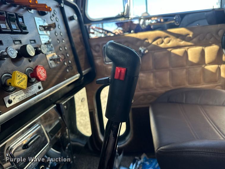 image for item EK0391 1987 Peterbilt 359 semi truck