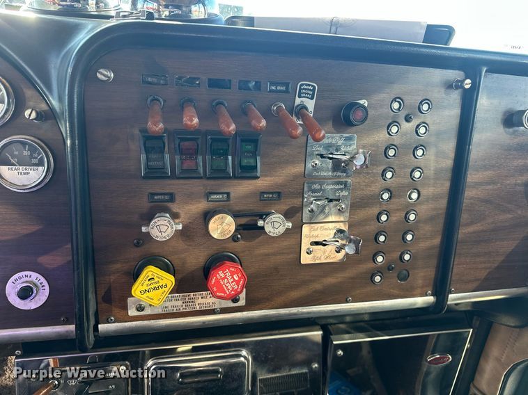 image for item EK0391 1987 Peterbilt 359 semi truck