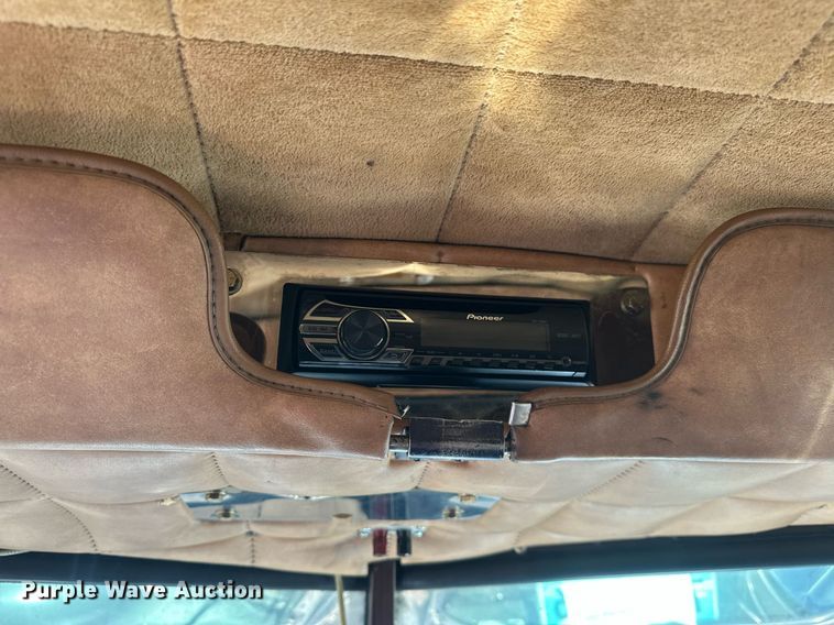 image for item EK0391 1987 Peterbilt 359 semi truck