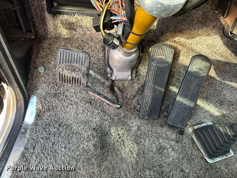 image for item EK0391 1987 Peterbilt 359 semi truck