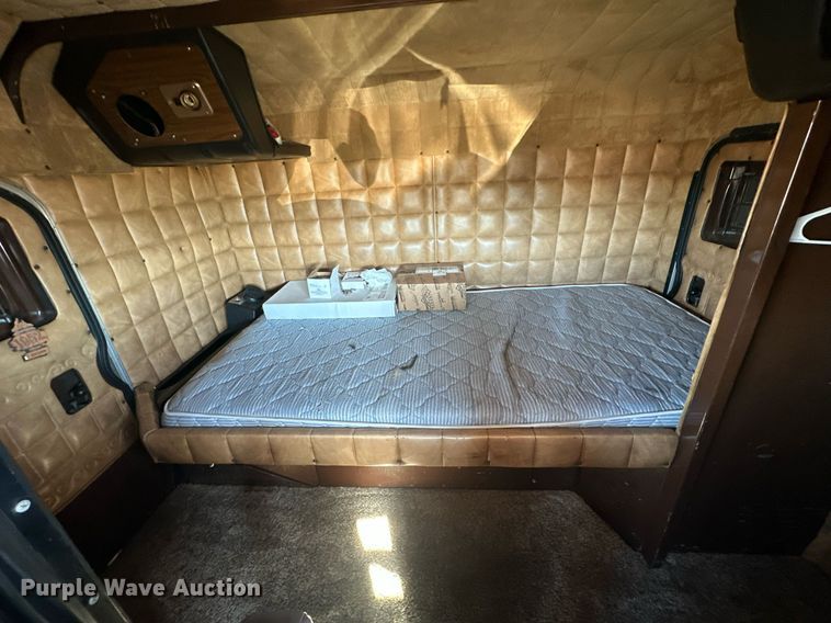 image for item EK0391 1987 Peterbilt 359 semi truck