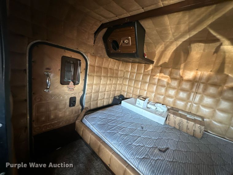 image for item EK0391 1987 Peterbilt 359 semi truck