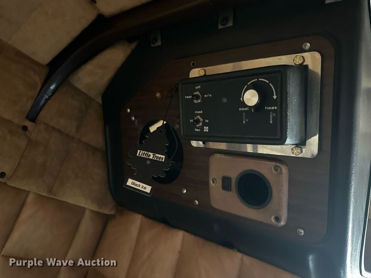 image for item EK0391 1987 Peterbilt 359 semi truck