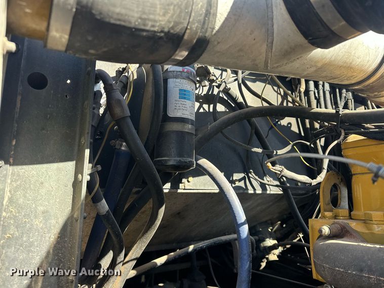 image for item EK0391 1987 Peterbilt 359 semi truck