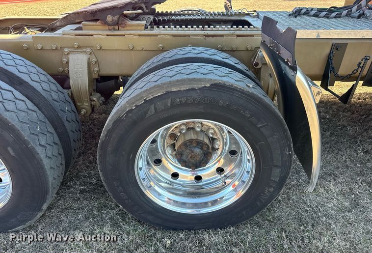 image for item EK0391 1987 Peterbilt 359 semi truck