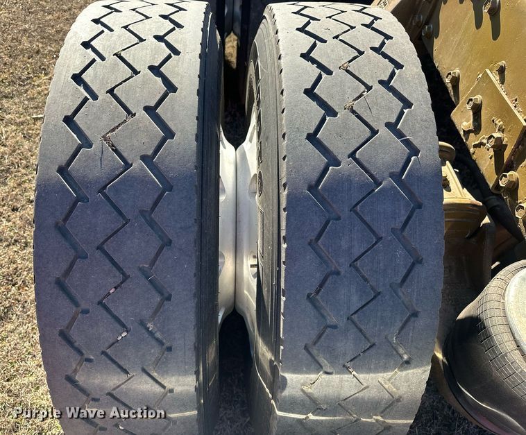 image for item EK0391 1987 Peterbilt 359 semi truck