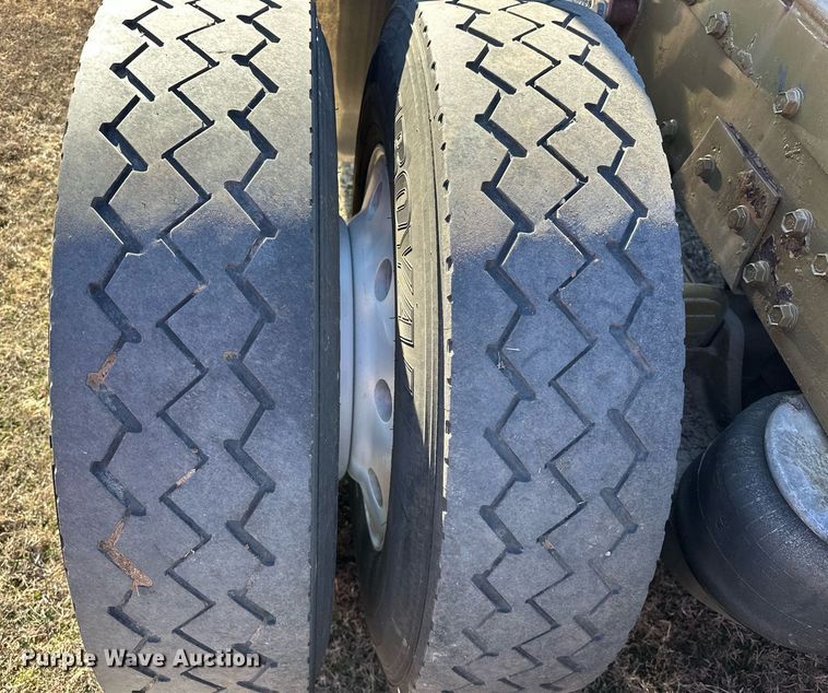 image for item EK0391 1987 Peterbilt 359 semi truck