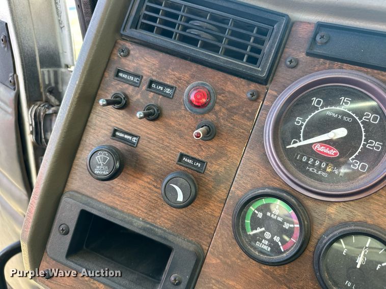 image for item EK0396 2000 Peterbilt 330 truck cab and chassis