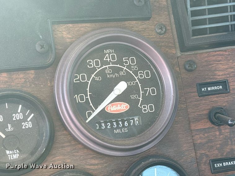 image for item EK0396 2000 Peterbilt 330 truck cab and chassis