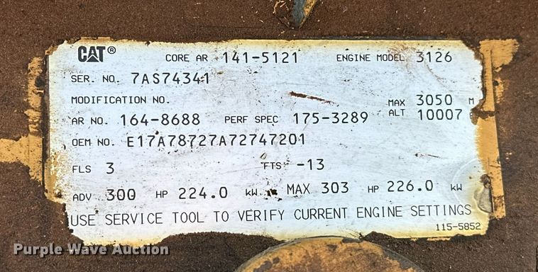 image for item EK0396 2000 Peterbilt 330 truck cab and chassis