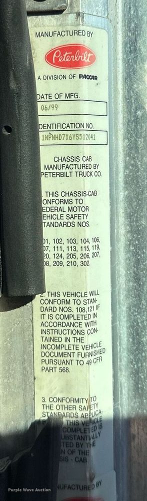 image for item EK0396 2000 Peterbilt 330 truck cab and chassis