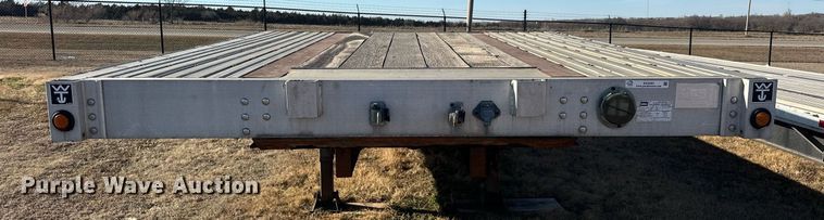 image for item EK0397 2005 Wilson CFD-900 drop deck trailer