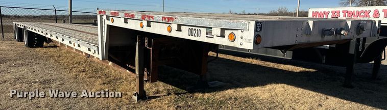 image for item EK0397 2005 Wilson CFD-900 drop deck trailer