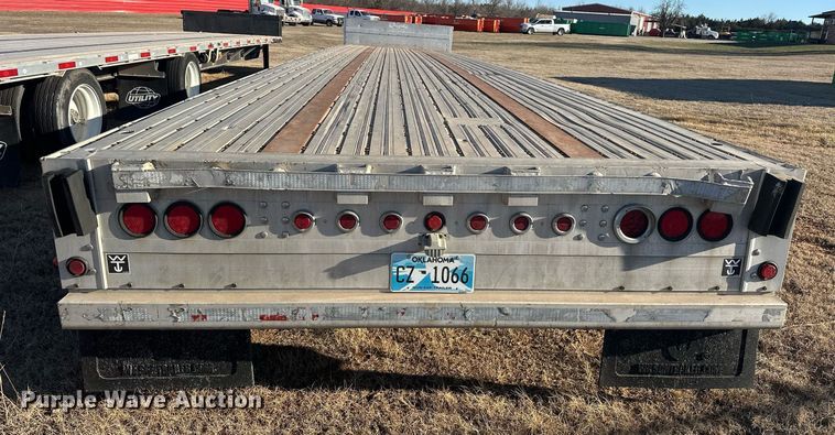 image for item EK0397 2005 Wilson CFD-900 drop deck trailer