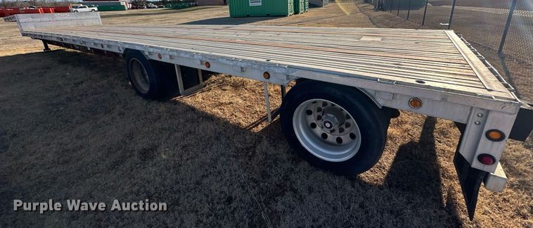 image for item EK0397 2005 Wilson CFD-900 drop deck trailer