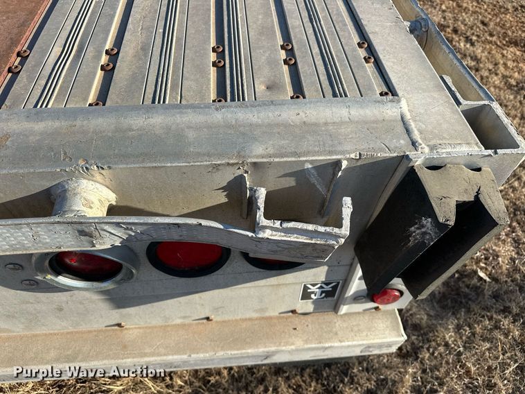 image for item EK0397 2005 Wilson CFD-900 drop deck trailer