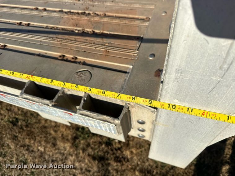 image for item EK0397 2005 Wilson CFD-900 drop deck trailer