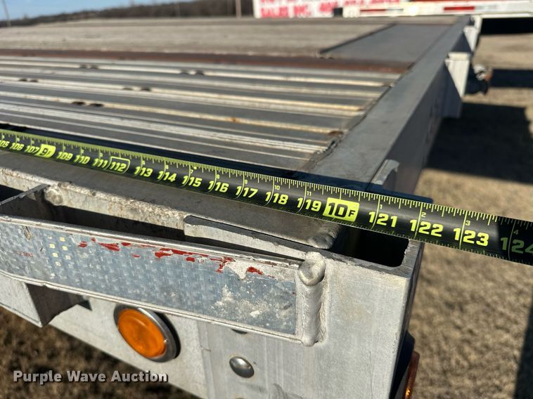 image for item EK0397 2005 Wilson CFD-900 drop deck trailer