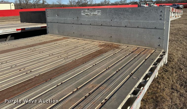 image for item EK0397 2005 Wilson CFD-900 drop deck trailer