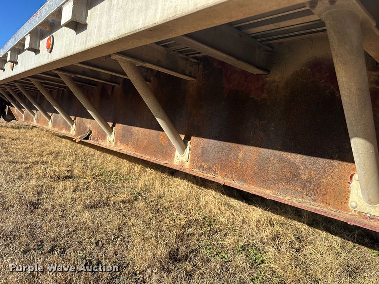 image for item EK0397 2005 Wilson CFD-900 drop deck trailer