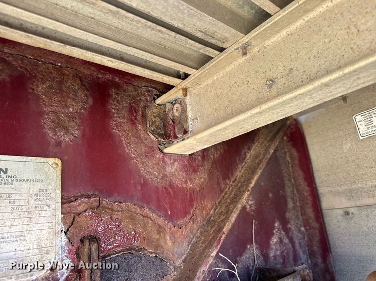 image for item EK0397 2005 Wilson CFD-900 drop deck trailer