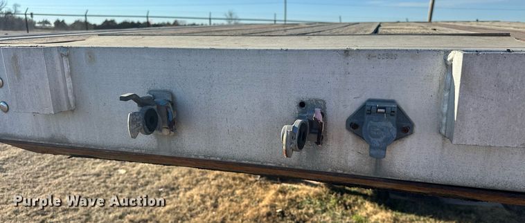 image for item EK0397 2005 Wilson CFD-900 drop deck trailer