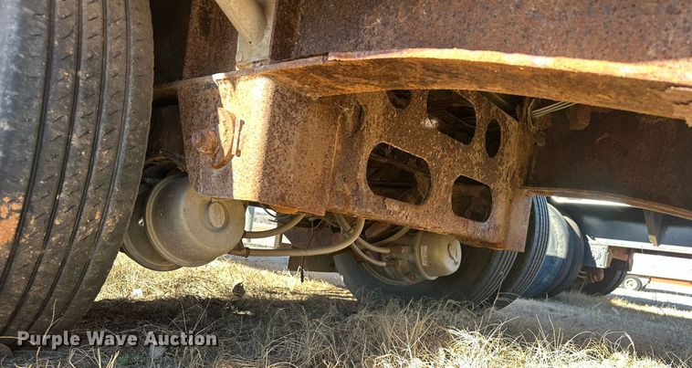 image for item EK0397 2005 Wilson CFD-900 drop deck trailer