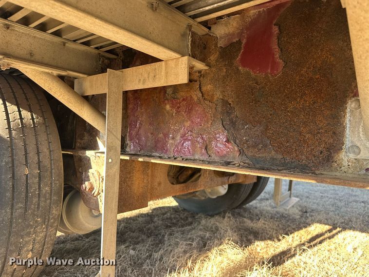 image for item EK0397 2005 Wilson CFD-900 drop deck trailer