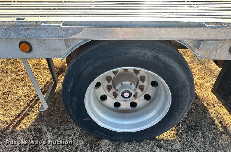 image for item EK0397 2005 Wilson CFD-900 drop deck trailer