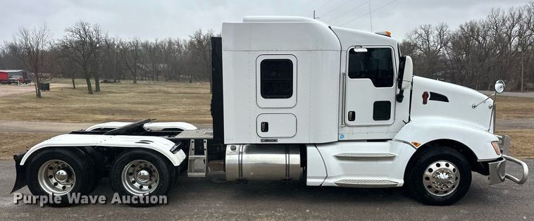 image for item EK0442 2015 Kenworth T660 semi truck
