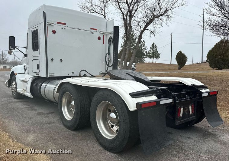 image for item EK0442 2015 Kenworth T660 semi truck