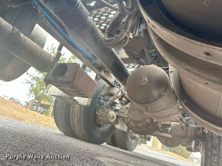 image for item EK0442 2015 Kenworth T660 semi truck