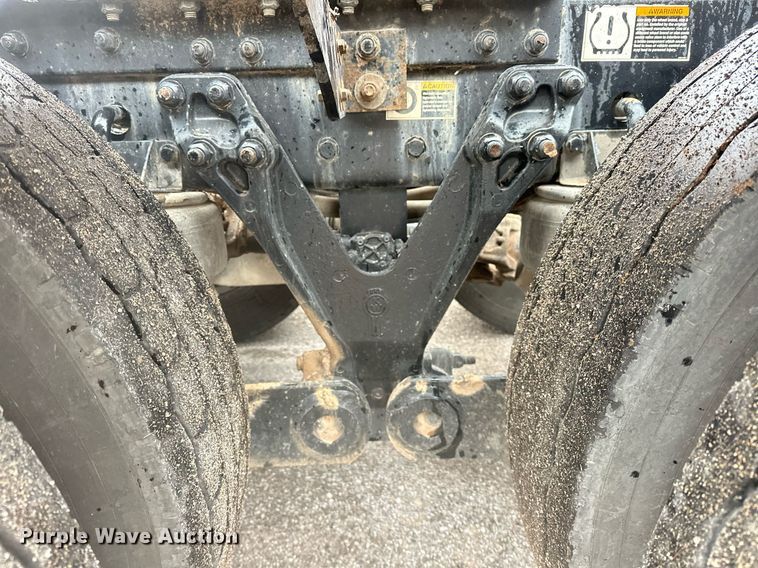 image for item EK0442 2015 Kenworth T660 semi truck